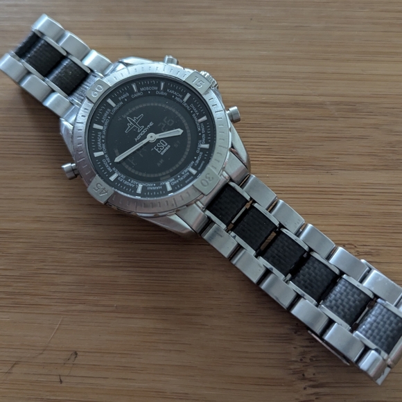 ESQ Aerodyne Black and Silver Men's Watch - Picture 2 of 12